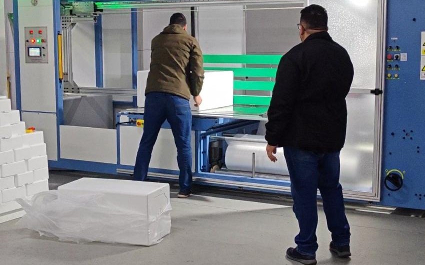 YouXin EPS wrapping machine for shape products at a Brazilian customer plant